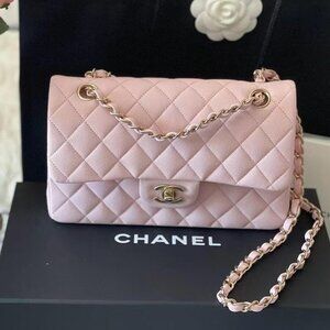Classic CHANEL Bag: A Stylish and Versatile Choice for Elegance